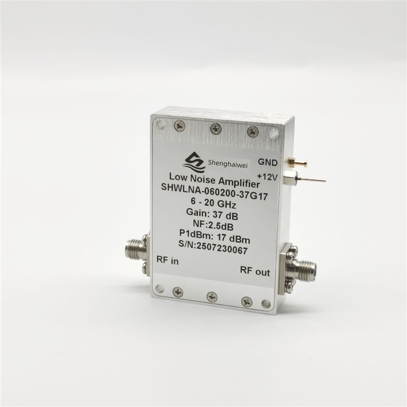 6-20GHz 37dB NF:2.5dB P1dBm:17dBm SMA 射频低噪声功率放大器
