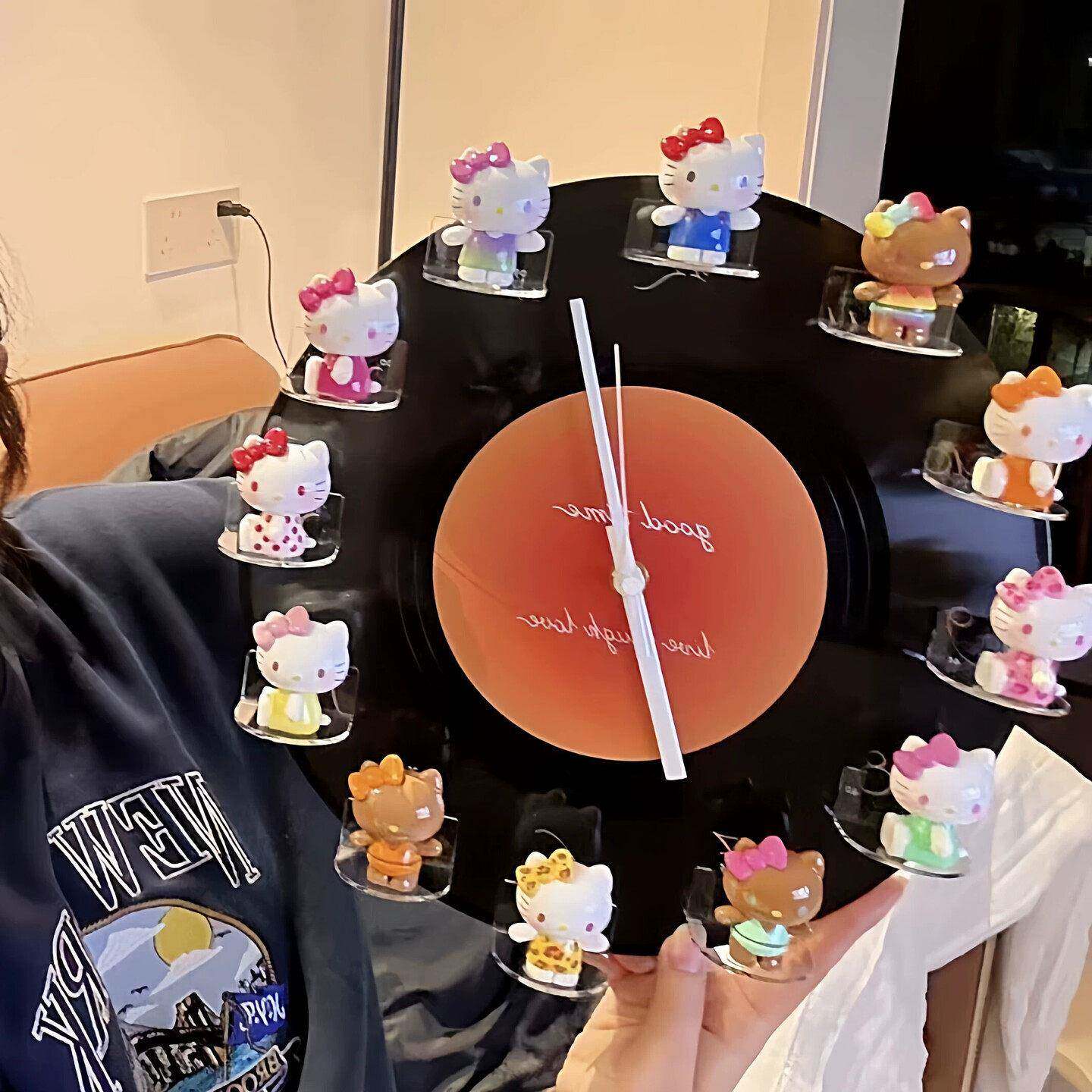哈喽kitty时钟手工diy唱片钟表座钟客厅桌面摆件情人节礼物送女