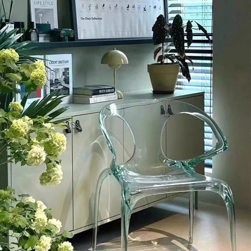 北欧亚克力餐椅家用带扶手透明椅子设计师水晶椅 AVA塑料休闲凳子