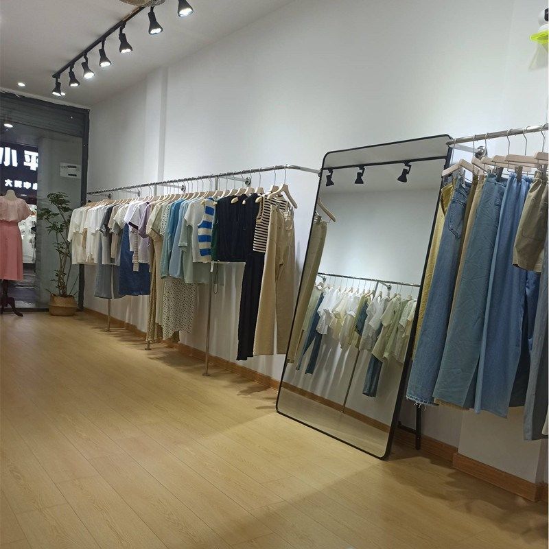 服装店上墙不锈钢展示架挂衣架子壁挂式女装店货架童装落地式挂杆