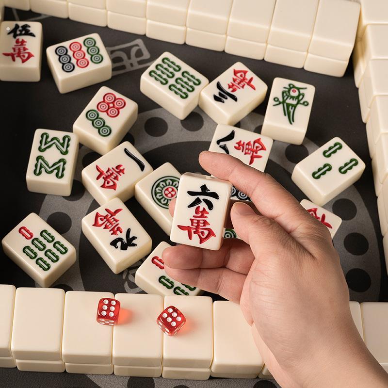 麻将牌家用手搓麻雀大号四川玉石高颜值红中精品带盒中号108张