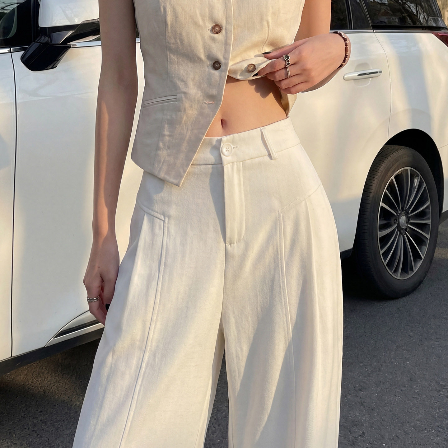 白色亚麻阔腿裤女夏季薄款高级感垂坠感老钱风直筒休闲棉麻西装裤