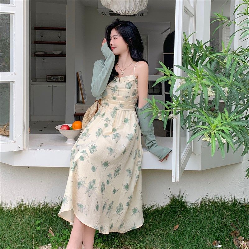 大码胖mm高级感绿色碎花吊带连衣裙女长袖防晒开衫气质显瘦两件套
