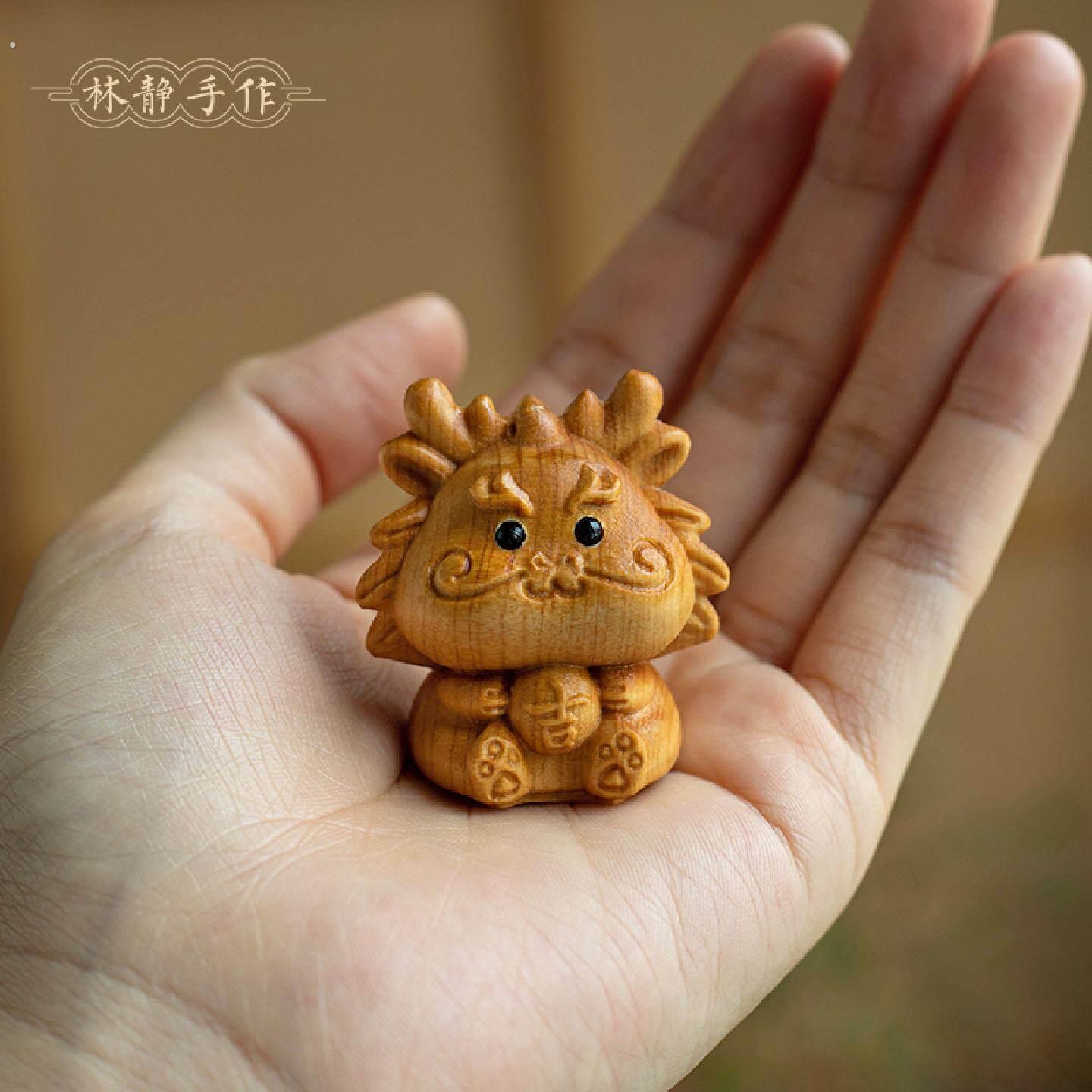 崖柏木雕十二生肖龙文玩手把件鼠牛虎兔蛇马羊猴鸡狗猪桌摆件礼物
