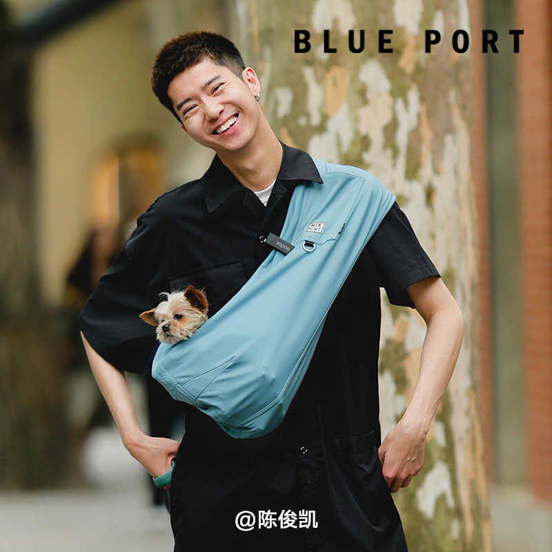 Blueport宠物轻便出行斜挎包猫包狗包时尚便携小型犬外出背包布袋