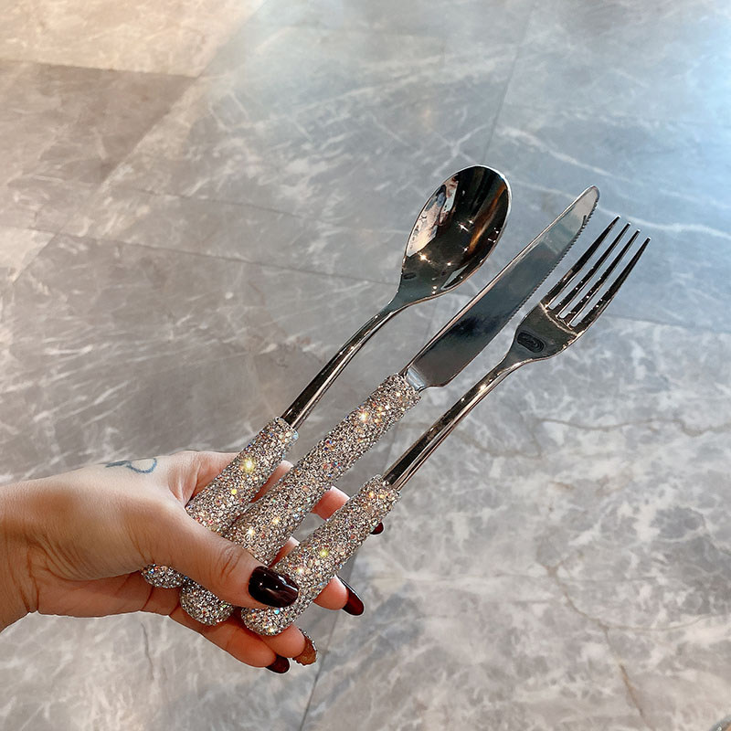 高档镶钻奢华西餐餐具套装家用韩式餐刀不锈钢叉子勺子餐具三件套