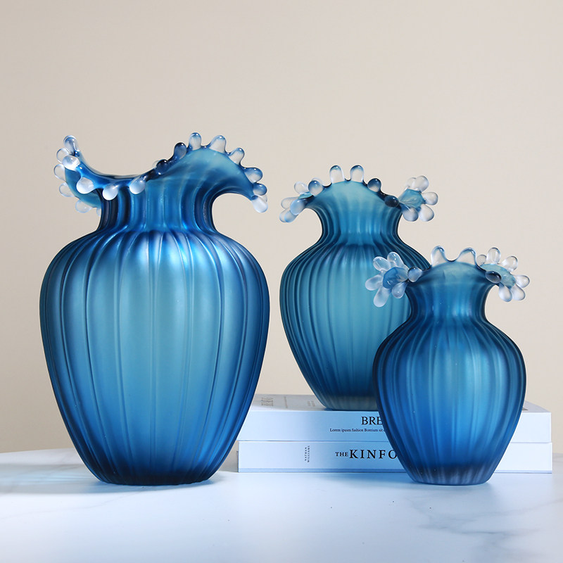 简约蓝色波浪琉璃花瓶工艺礼品摆饰客厅样板间样品屋展示中心装饰
