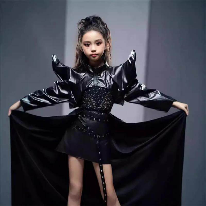 秋冬中大女童黑色翘肩披风走秀拖尾演出服比赛车模长袖外套皮裙子