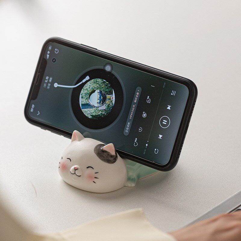 陶瓷可爱小猫咪摆件创意办公室桌面手机支架书房笔架笔托卡通装饰