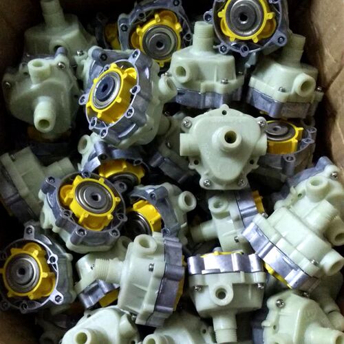 FD-2800专用泵头 12V24V洗车泵喷雾泵高压隔膜泵打药泵专用配件