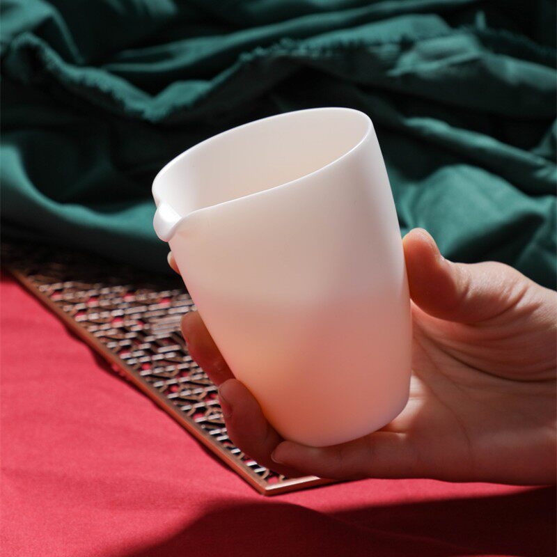素烧羊脂玉瓷公道杯泡茶分茶器日式茶具海茶道配件过滤分茶碗公杯