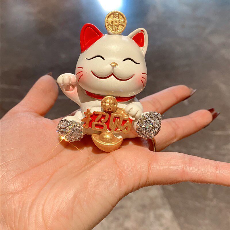 2025新过年红招财猫汽车摆件陶瓷小号可爱创意车内装饰品招财平安