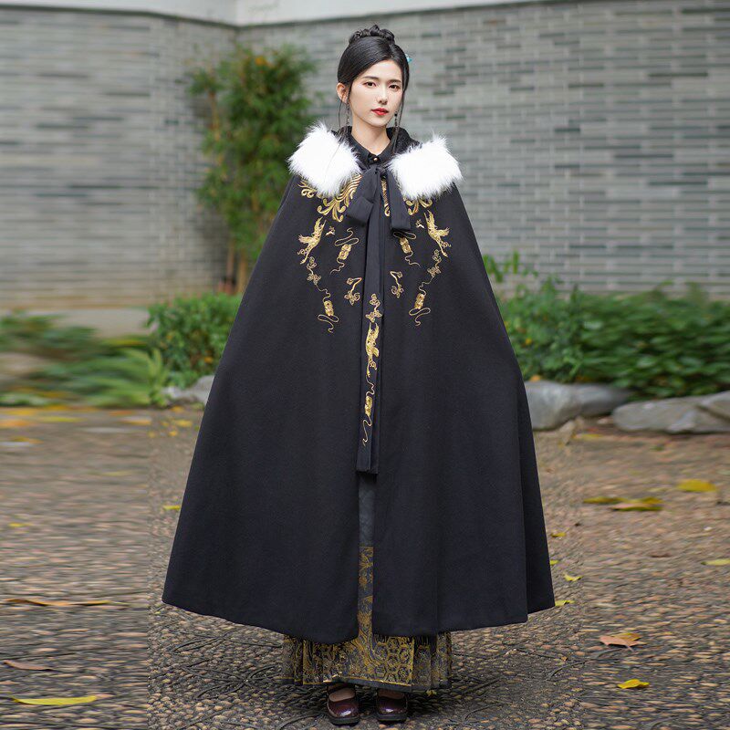 龙年拜年汉服秋冬成人新中式古风加绒加厚长款斗篷织金马面裙套装