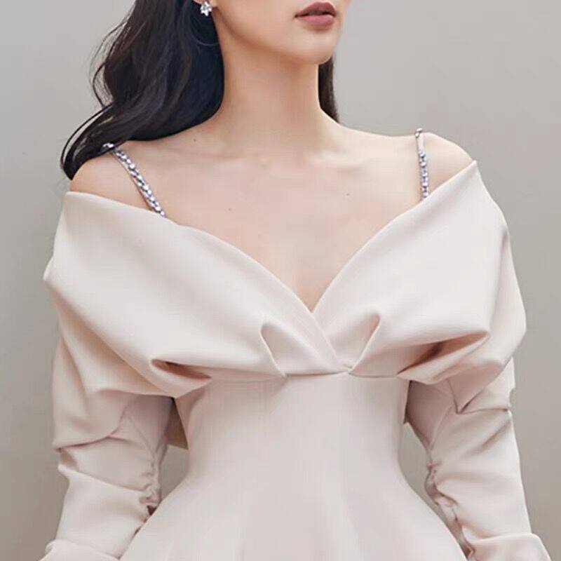 礼服裙轻奢小众高端秋短款性感连衣裙V领长袖高腰A字法式短裙优雅
