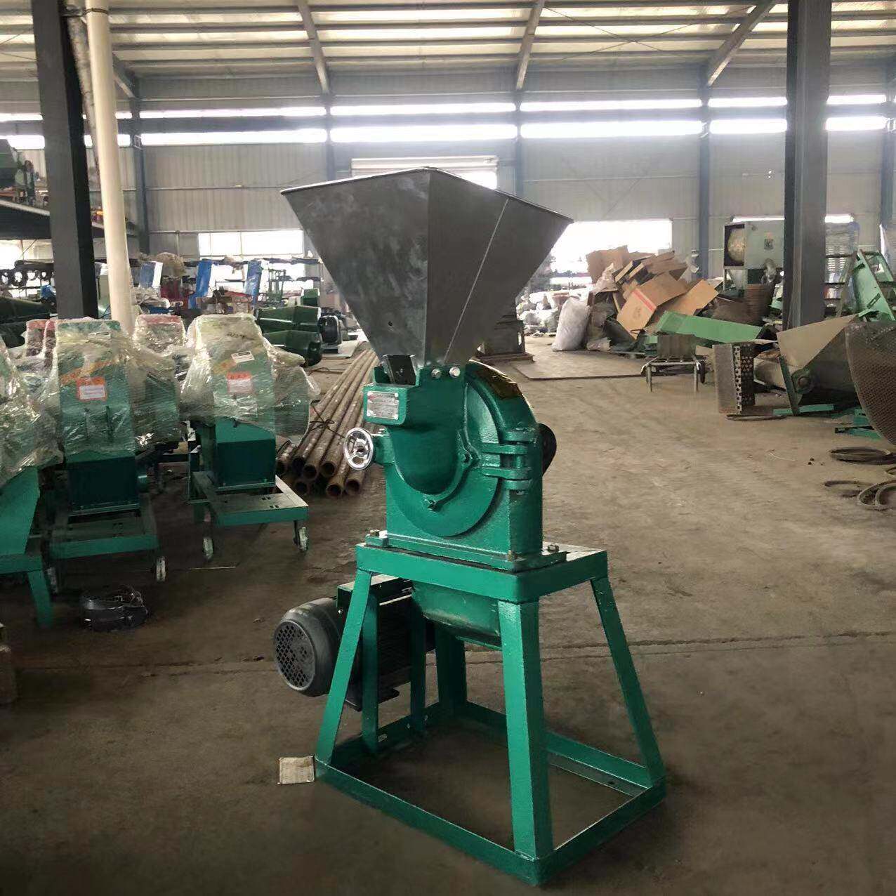 山东厂家全能粉碎机鸡蛋壳鸭蛋壳白糖万能粉碎机树皮桑叶粉碎机