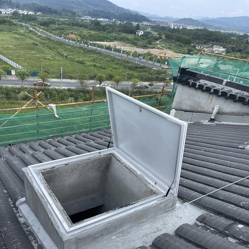 天井防雨盖板检修口屋面上人孔阁楼斜面楼顶防雨天窗盖蓄水池盖子