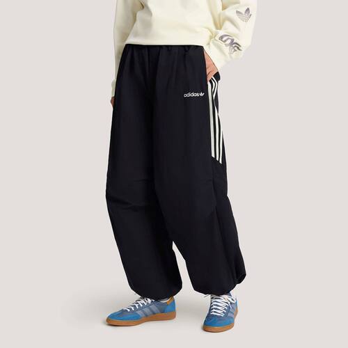 阿迪三叶草劲浪梭织运动宽松休闲裤男款KR2607