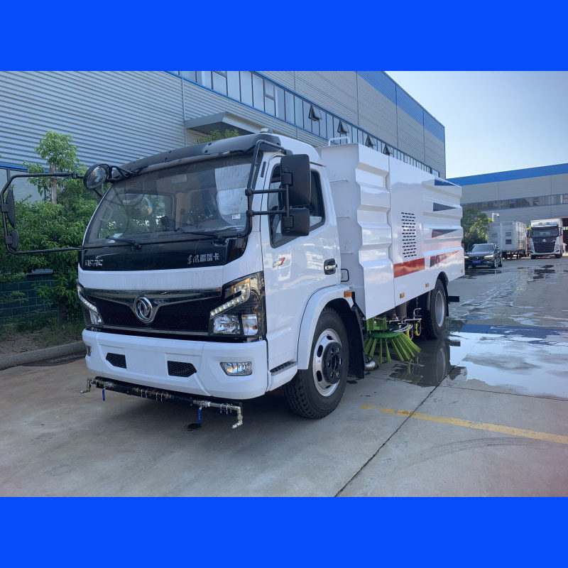 东风大多利卡9方洗扫道路清洁车