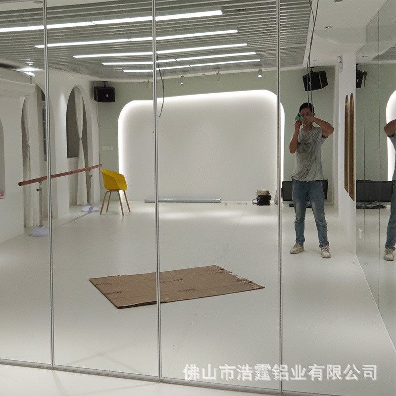 舞蹈室街舞社图书l馆画展艺术馆玻璃展示柜玻璃隔断美术室隔断墙