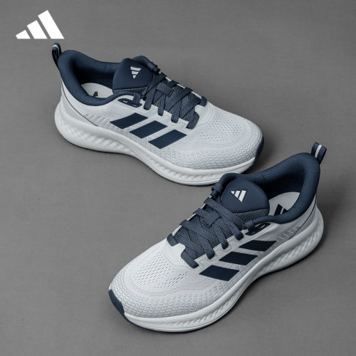 adidas新款网面透气跑步鞋