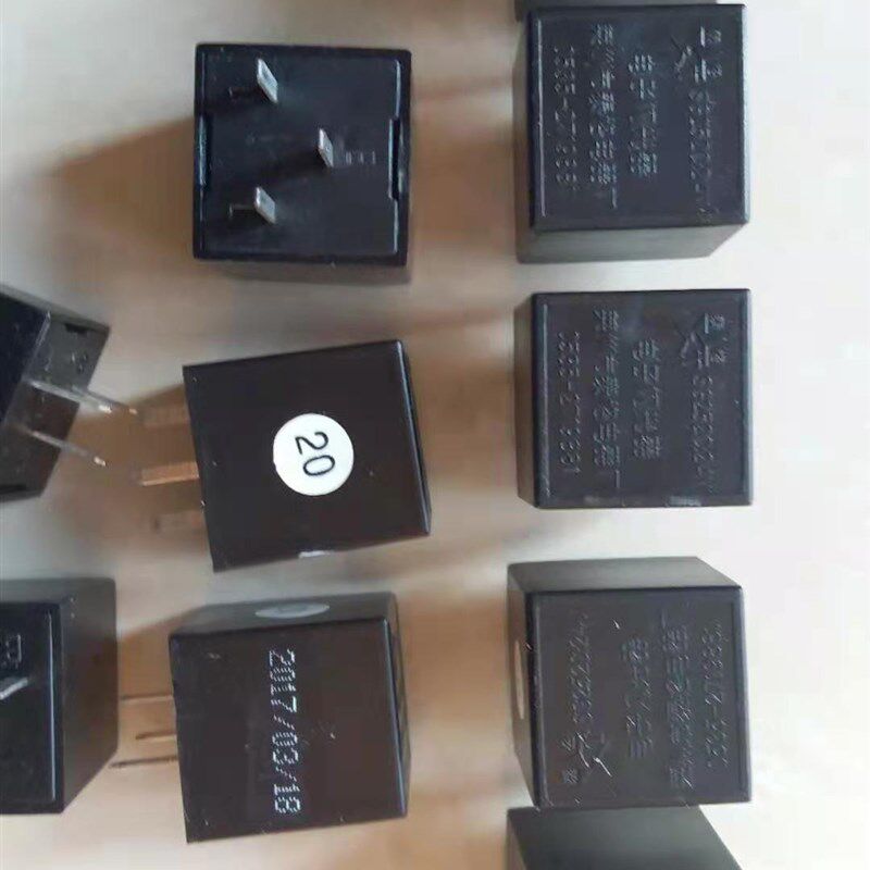 徐工吊车配件GCT25新款转向信号电子闪光器继电器SX252C24V原厂