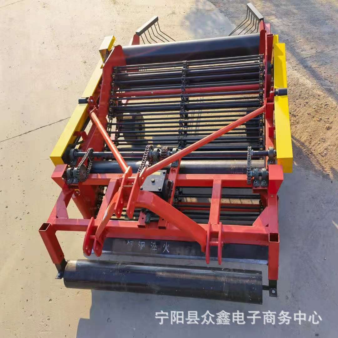 河南新型花生收获机家用小型花生收获机拖拉机后置花生收割现货