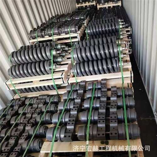 挖掘机底盘件CX210/240链条 护链架 马拉头 支重轮 连杆 零售