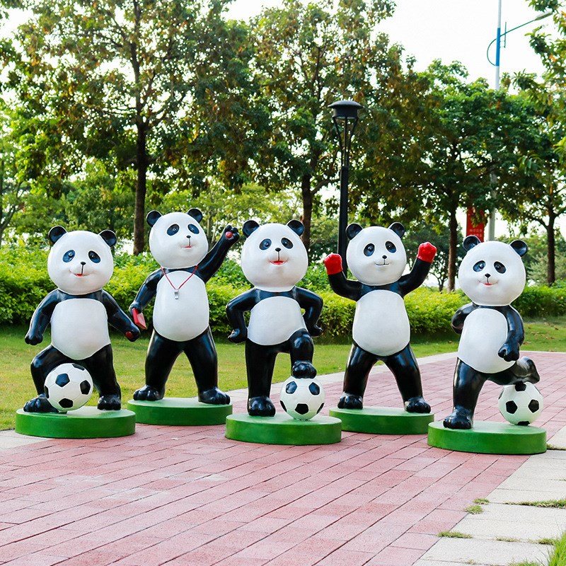 广场绿地景区装饰品玻p璃钢卡通动物足球熊猫户外落地落地摆件雕