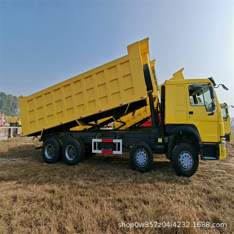出口豪沃精翻田字格渣土工程车后翻后八轮8X4工程自卸车