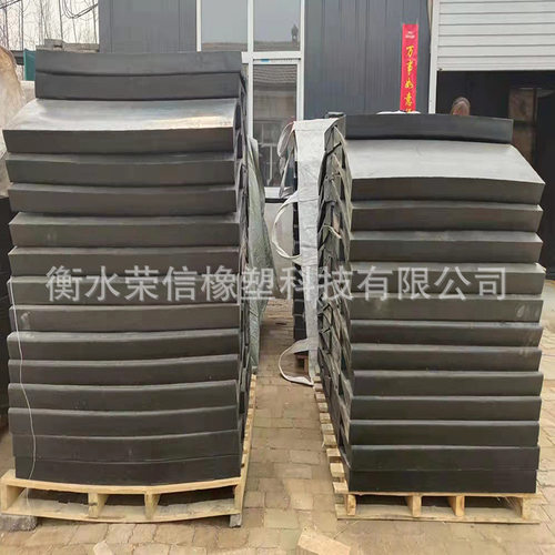 实体矿山用橡胶垫鞍座 金属卷板橡胶O鞍座 钢卷橡胶垫板