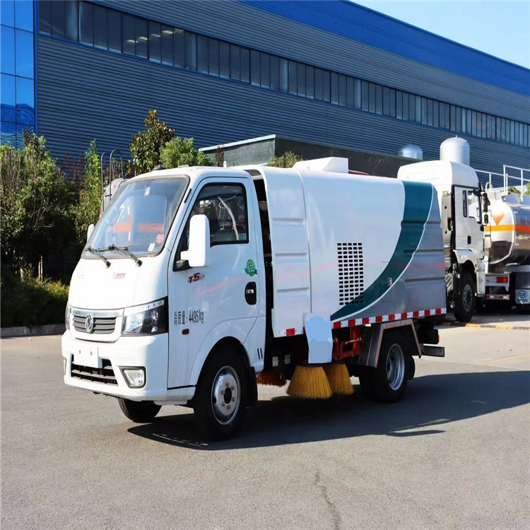 国六东风途逸2.5立方扫路车