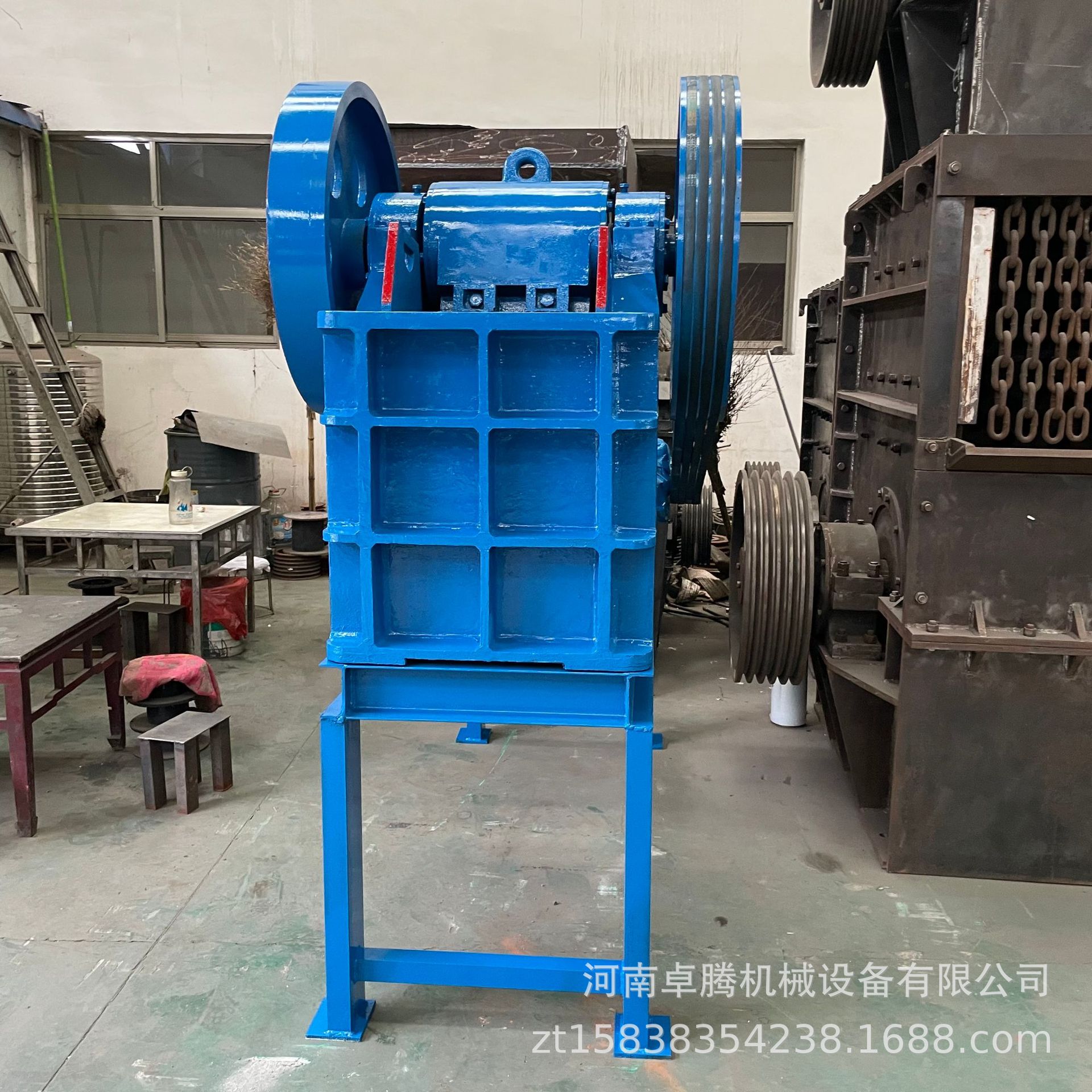 大型建筑垃圾鄂式破碎机