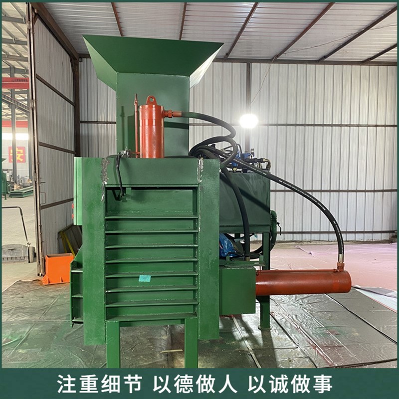 青储小方捆液压打包机 全自动家用小型套袋压N块机 牧草甘蔗尾压