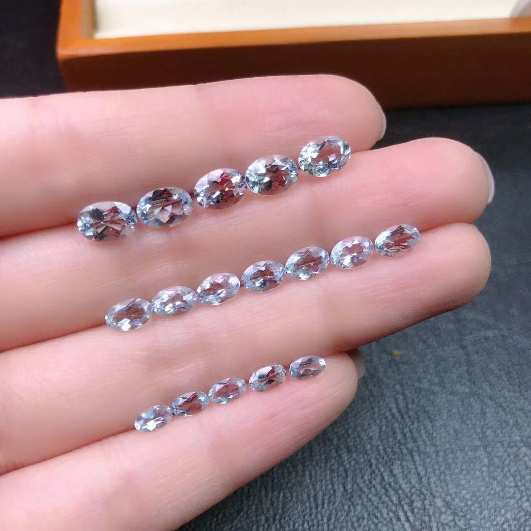 天然海蓝宝裸石戒面椭圆形3*4mm-8*10mm海蓝宝裸石代镶钳