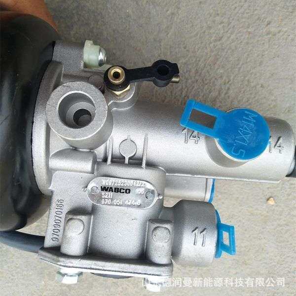 适用豪沃陕汽德龙离合器助力泵 型号WG9725230041 汽车离合器分泵