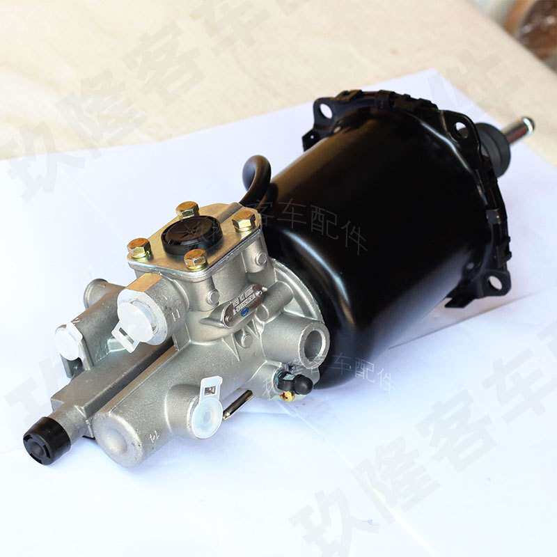 客车配件 WG9725230042-W豪沃A7离合器助力器(缸径Φ102)