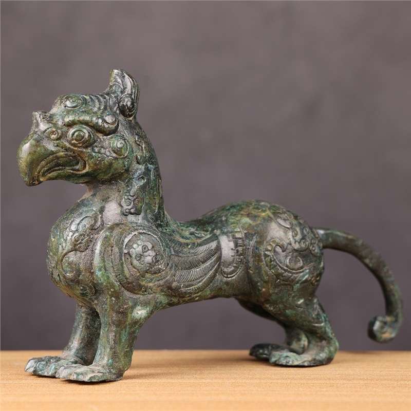 古青铜器鹰嘴兽客厅貔貅博古架装饰工艺品摆件铜器古玩收藏
