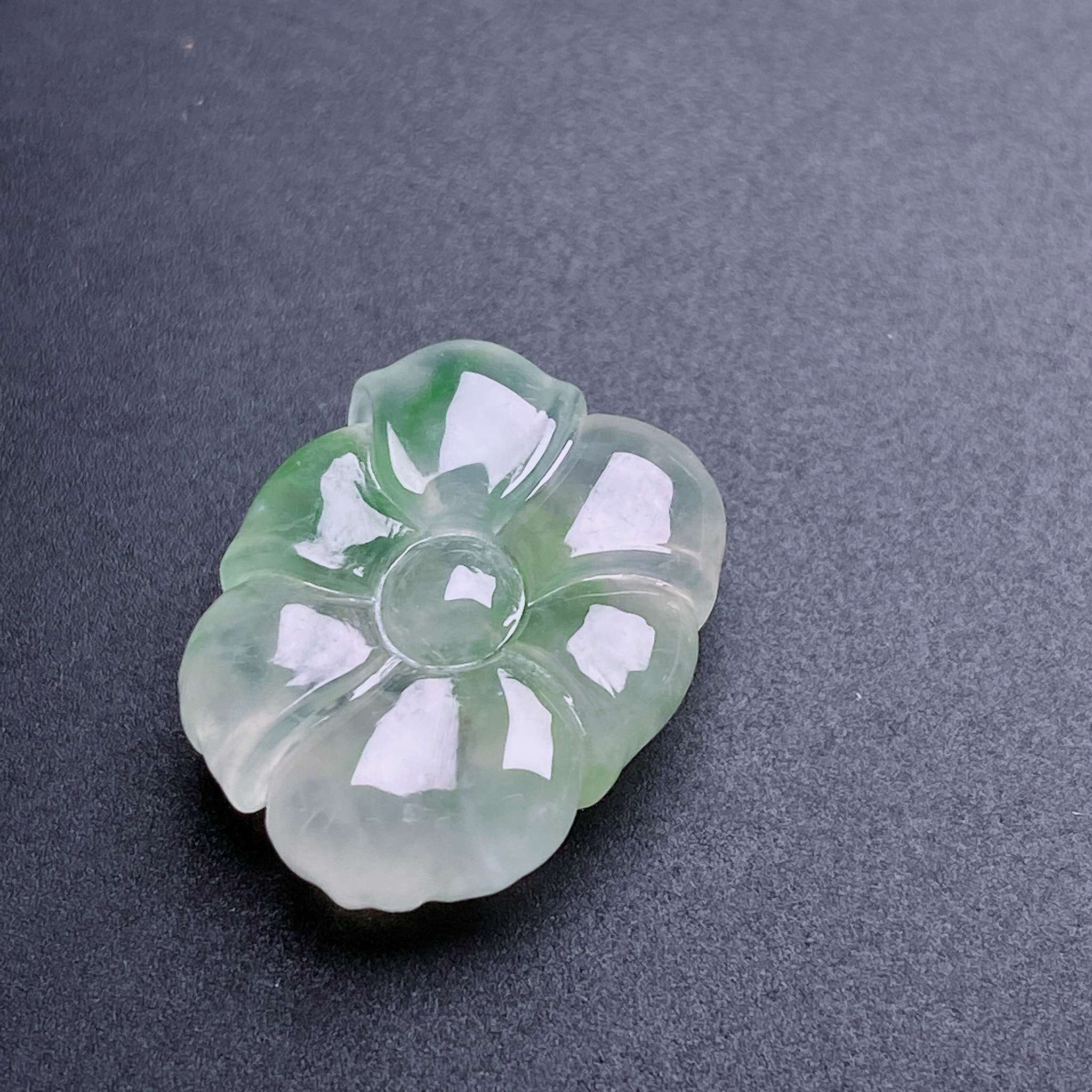 缅甸天然翡翠a货冰飘花莲花裸石,fxjz,尺寸:13.2-16.1-5.3mm