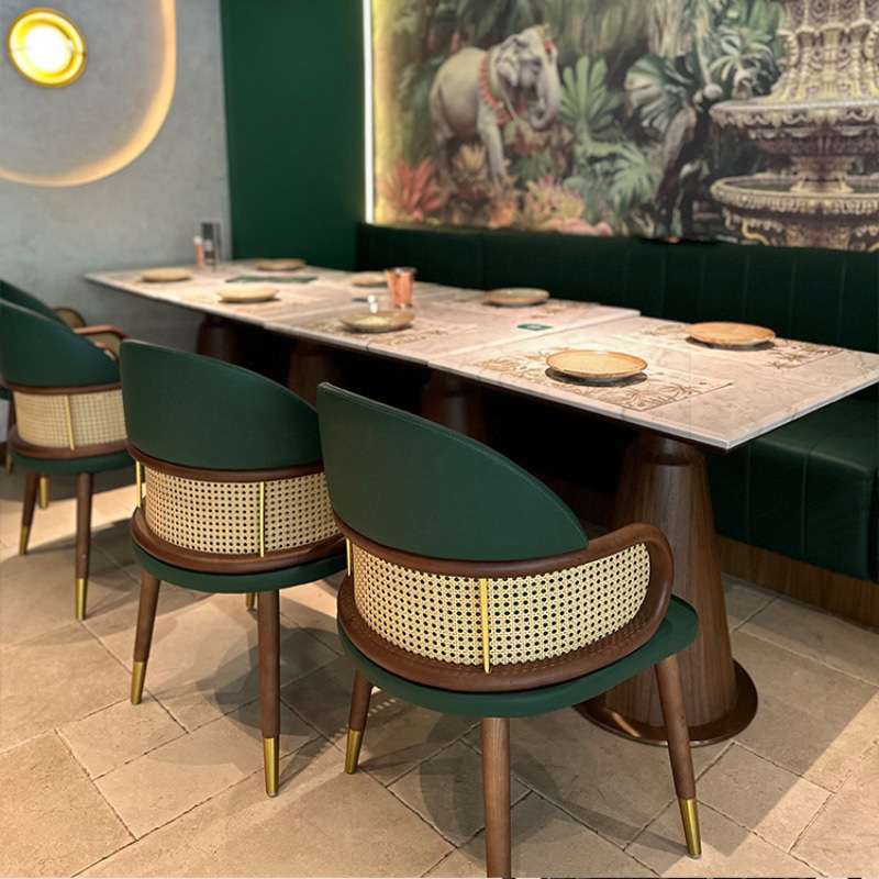 东南亚风主题餐厅桌椅组合网红泰式餐厅靠墙卡座沙发饭店餐椅商用