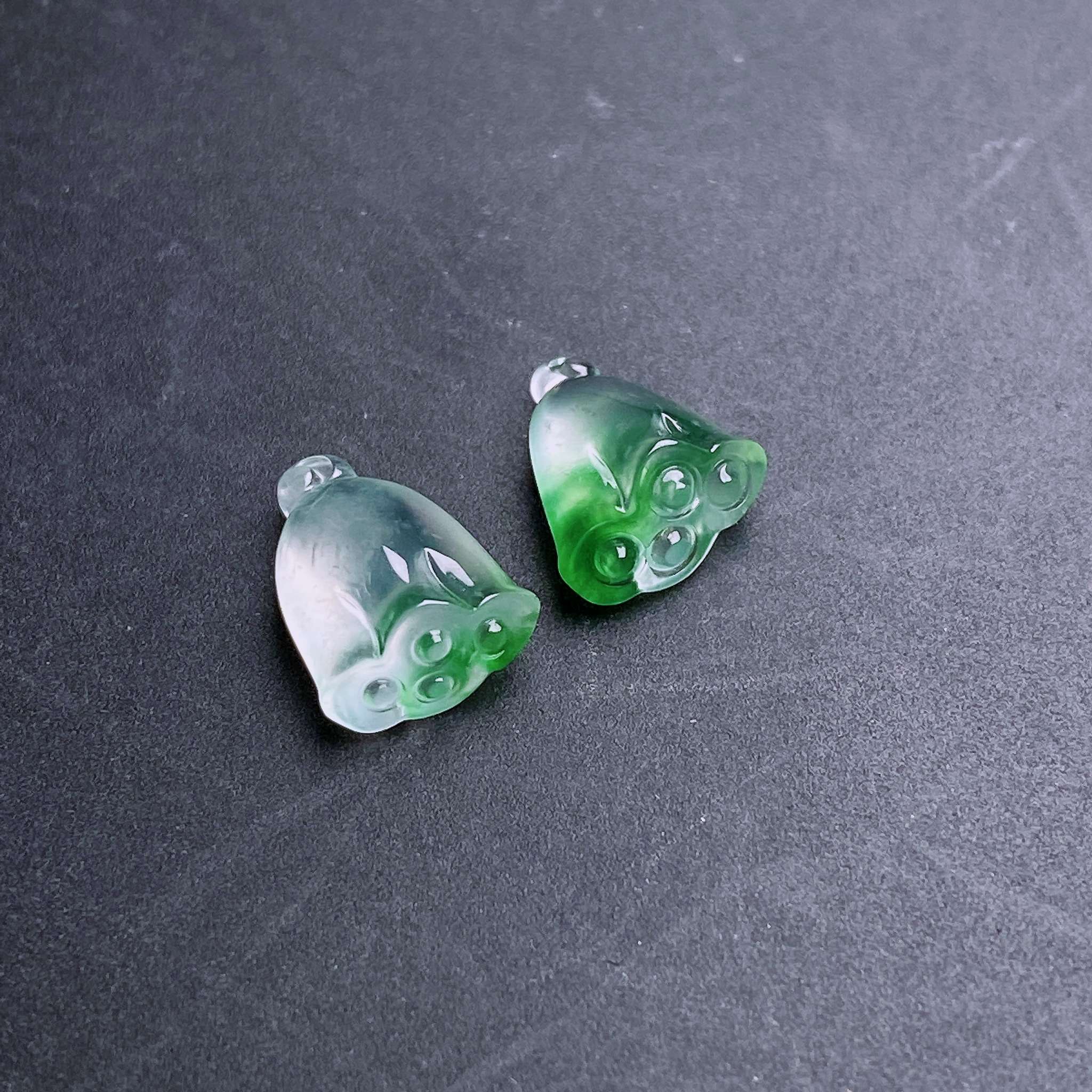 缅甸翡翠a货高冰飘花莲蓬一对fxj10.9-8-4.5mm 9.4-8.2-4.7mm