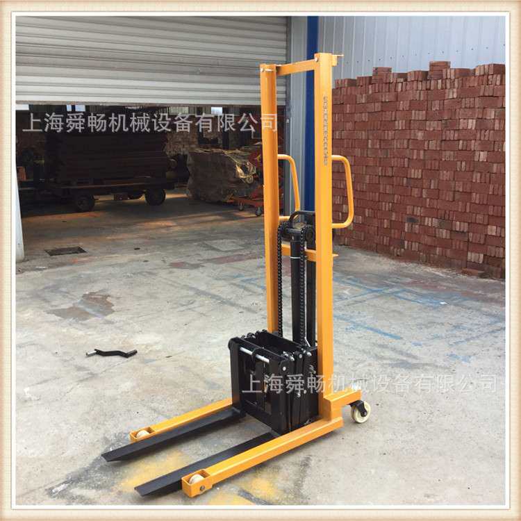 供应前移式升高机人力堆高车 手动油压升降叉车手推叉车液压铲车
