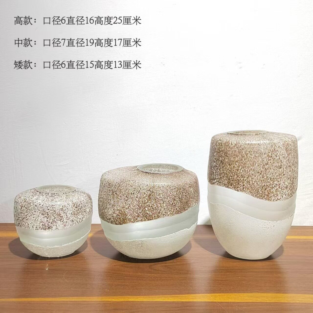 现代简约浅粉色蒙砂刻磨玻璃花瓶摆件家居样板房软装饰品设计摆件