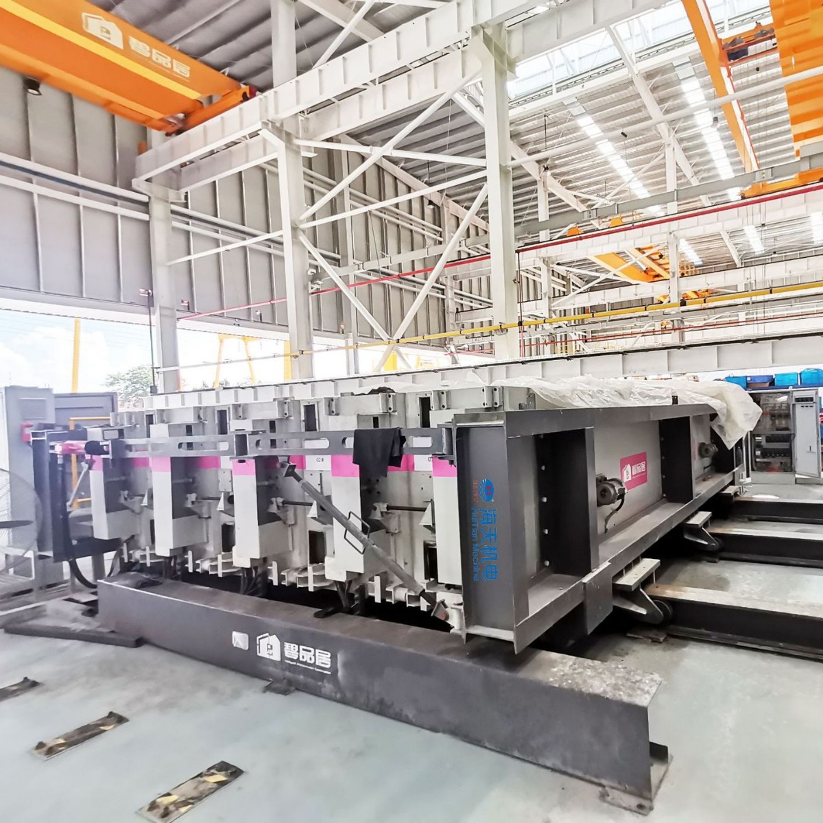 海天机电成组楼梯模具一次成型