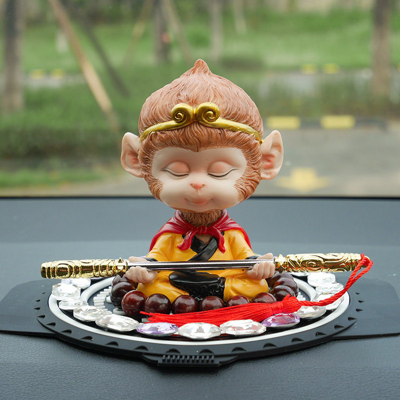 汽车摆件齐天大圣车载摇头公仔可爱猴子汽车摆件孙悟空车内创意车