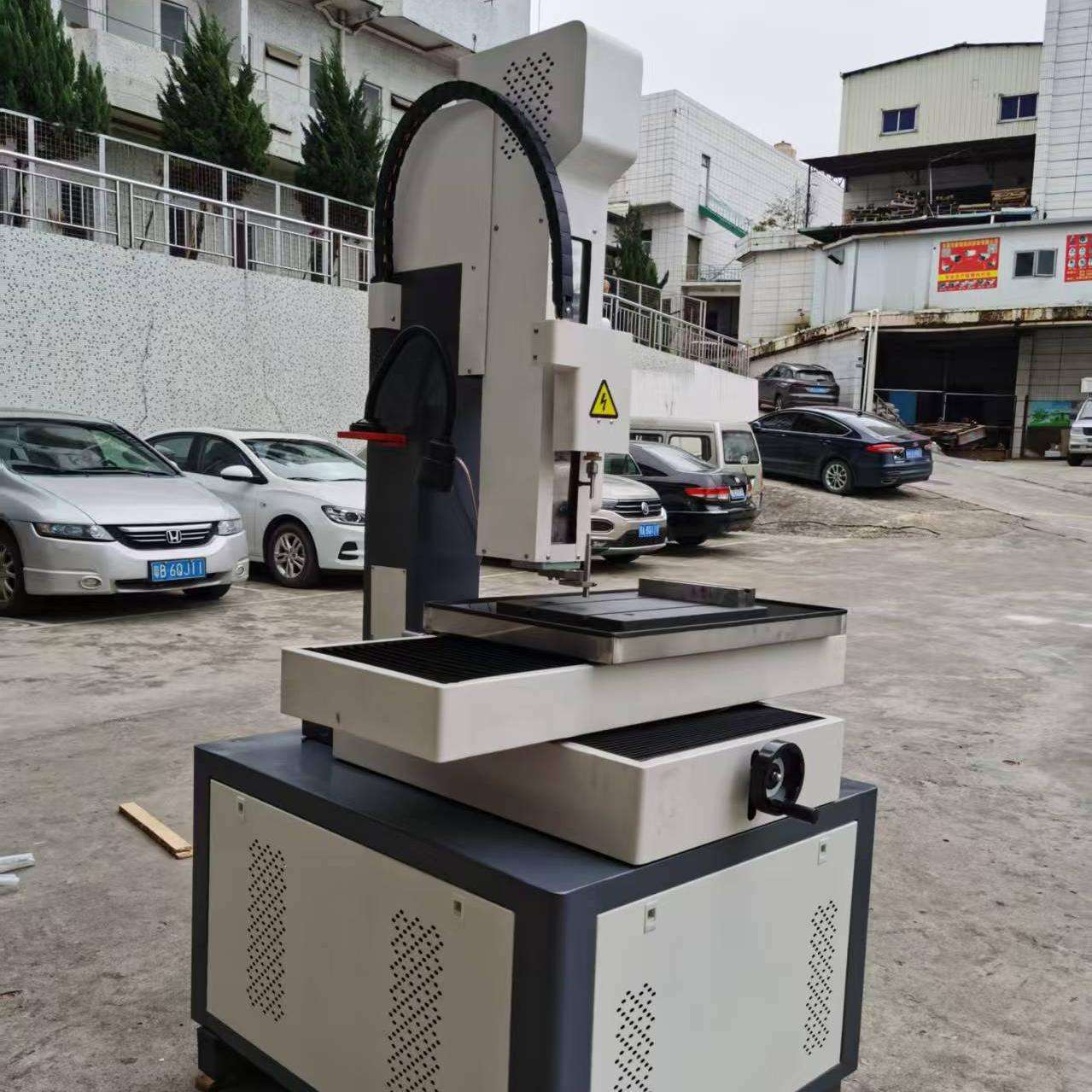 电火花工厂 DZ703系列高速穿孔机0.3mm细孔放电穿孔机