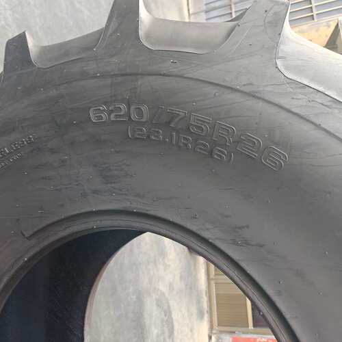 620/75R26青储机轮胎23.1R26冷再生机械人字花纹全钢丝农业轮胎