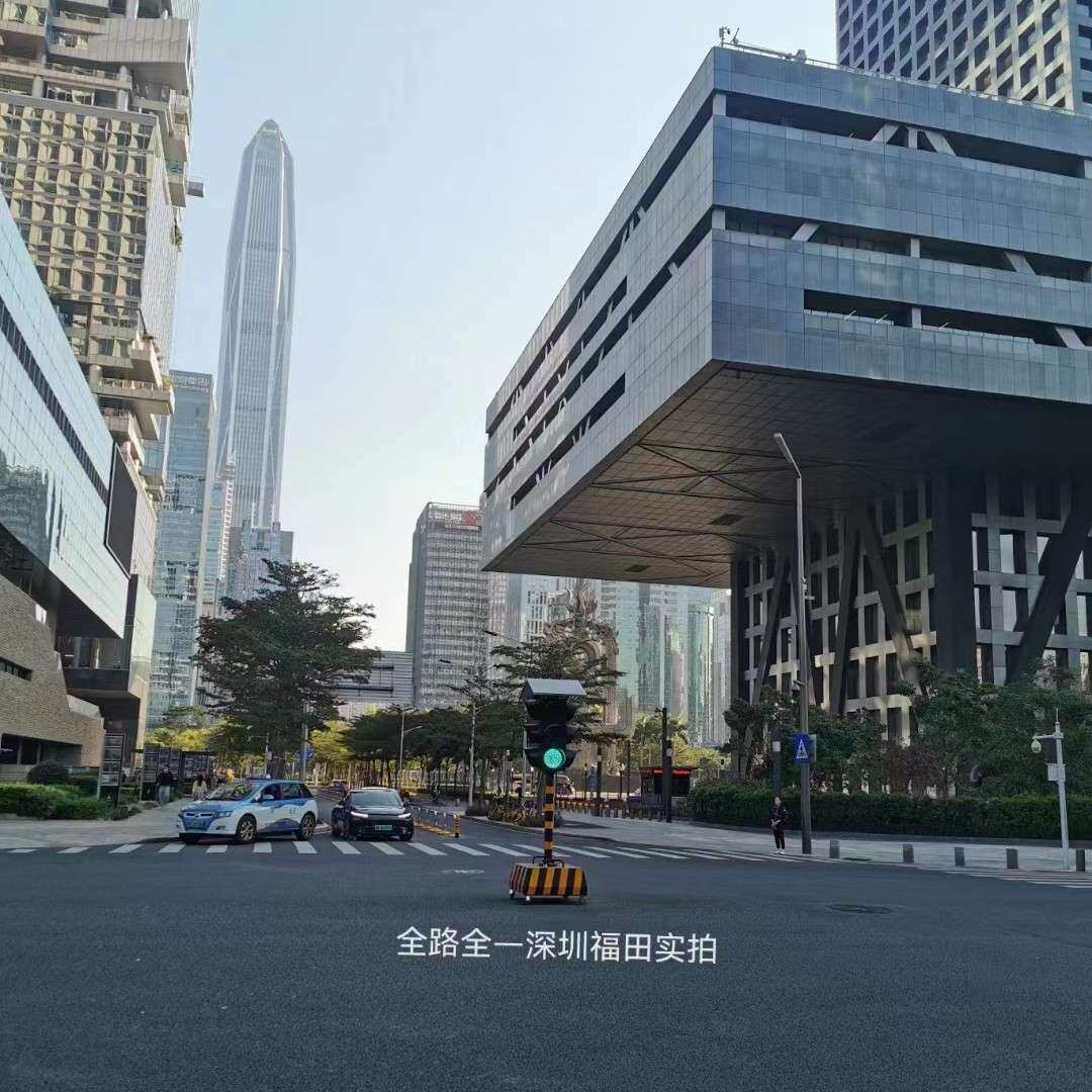 300mm太阳能移动红绿灯 临时红绿灯 升降式手推移动红绿灯信号灯