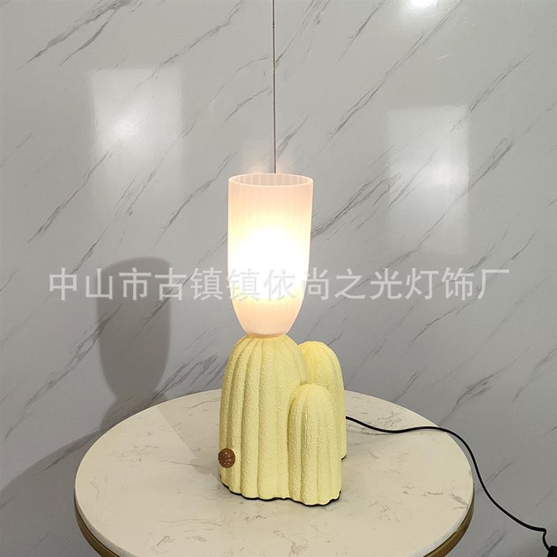 北欧树脂台灯儿童房卡通卧室床头设计师样板间创意个性简约现代灯