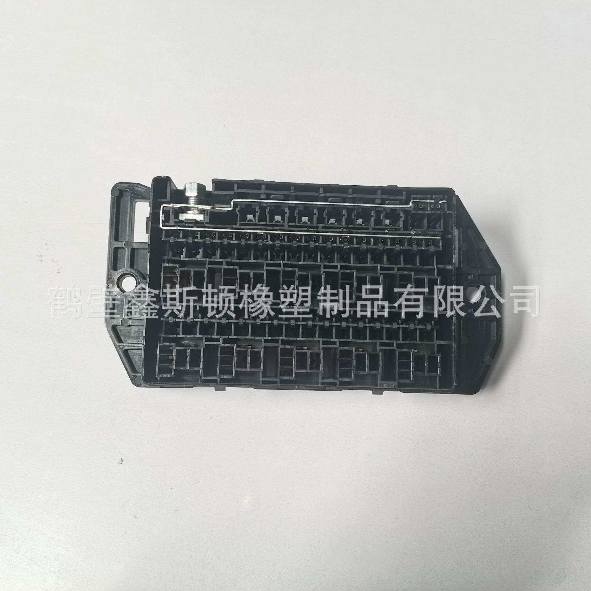 国产40路保险盒1413901四十路保险盒汽车线束连接器接插件