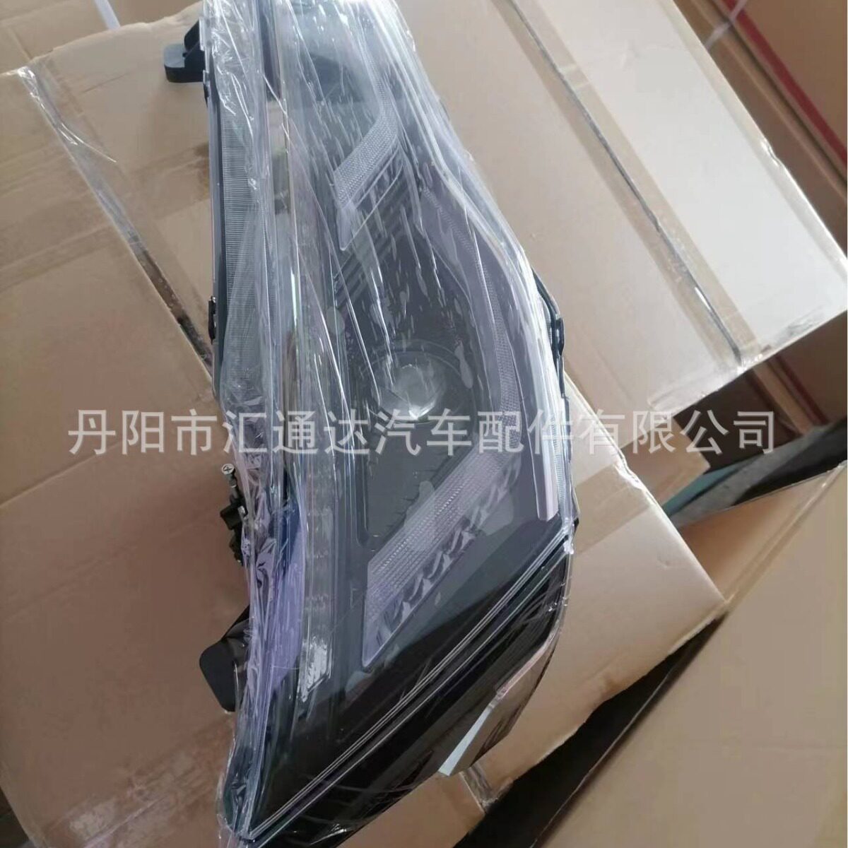 客车LED前照灯近光转向